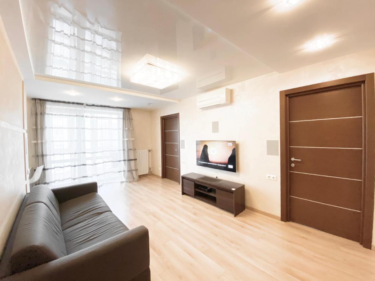 2-Bedroom Apartment Most City Area, Ekaterynoslav Square Dnyipropetrovszk Kültér fotó