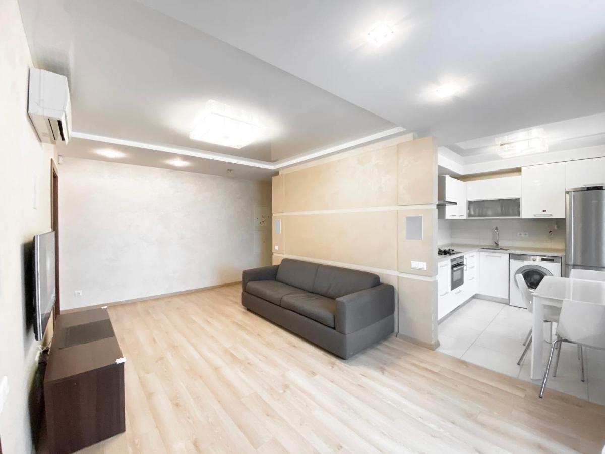 2-Bedroom Apartment Most City Area, Ekaterynoslav Square Dnyipropetrovszk Kültér fotó