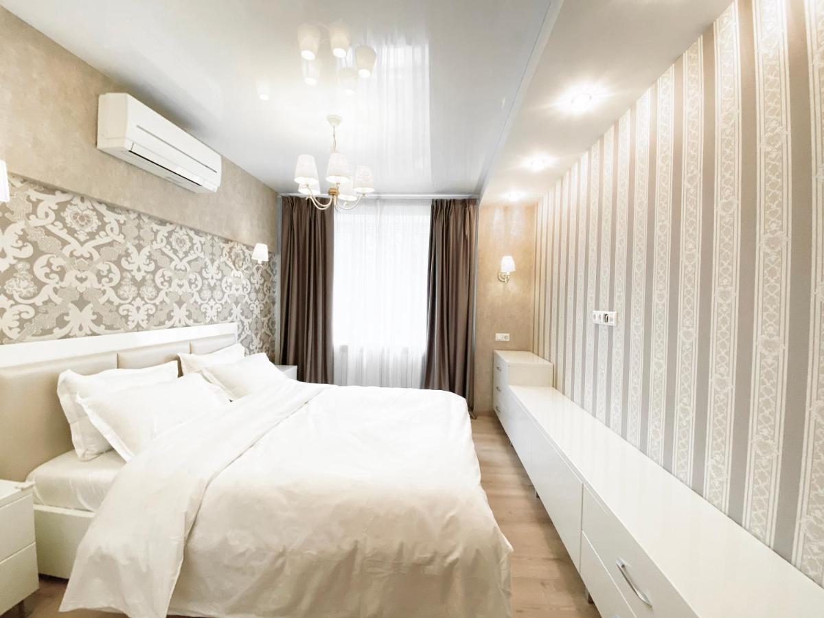 2-Bedroom Apartment Most City Area, Ekaterynoslav Square Dnyipropetrovszk Kültér fotó