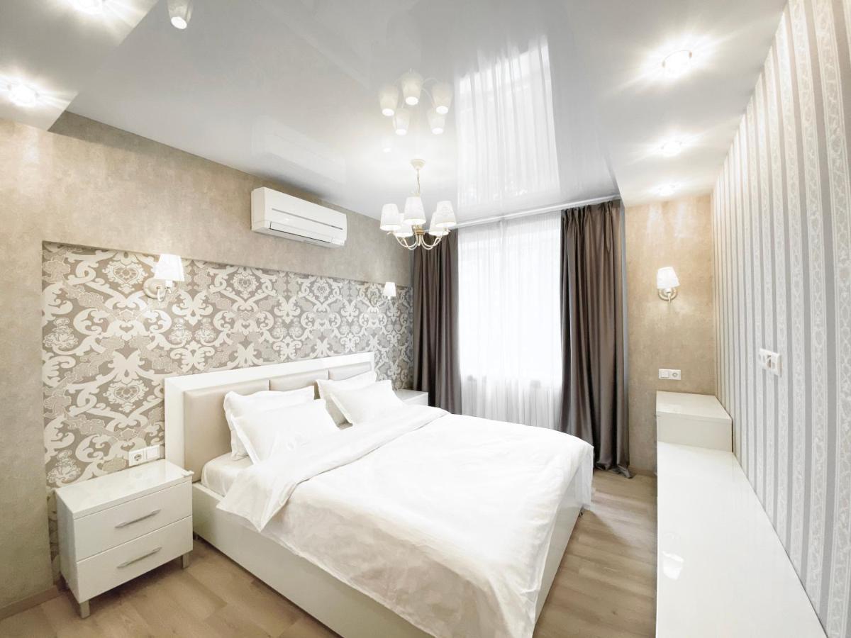 2-Bedroom Apartment Most City Area, Ekaterynoslav Square Dnyipropetrovszk Kültér fotó